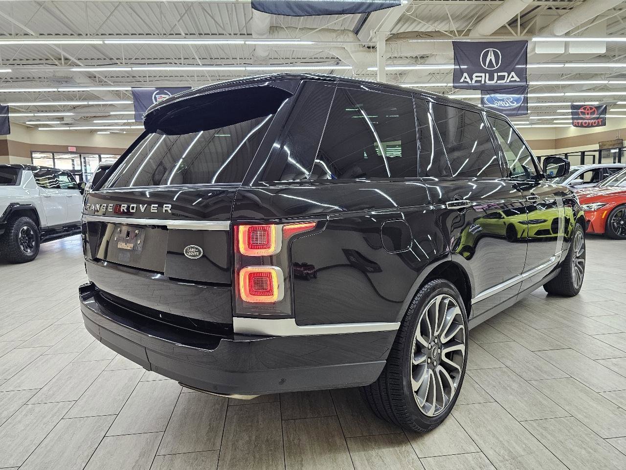 Used 2021 Land Rover Range Rover Long Wheelbase Autobiography image 6