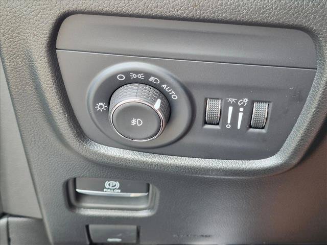 Used 2024 Jeep Grand Cherokee L Limited w/ Luxury Tech Group II AWD/4WD image 14