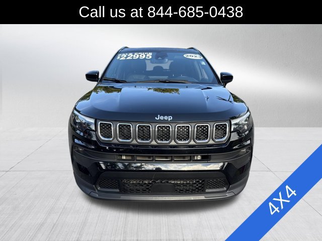 Certified 2023 Jeep Compass Latitude w/ Sun and Sound Group AWD/4WD image 2