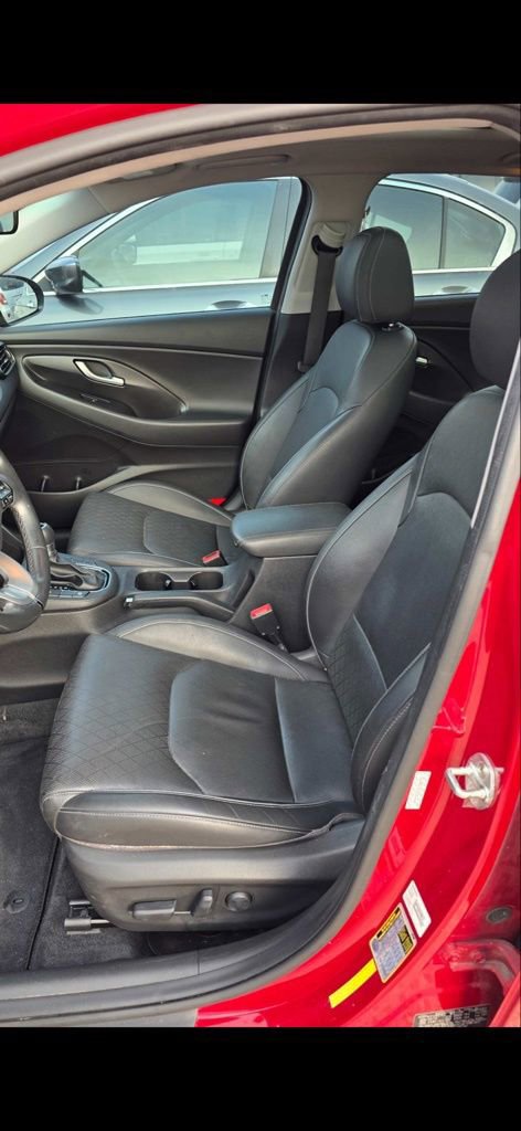 Used 2022 GMC Terrain SLE w/ Driver Convenience Package image 16