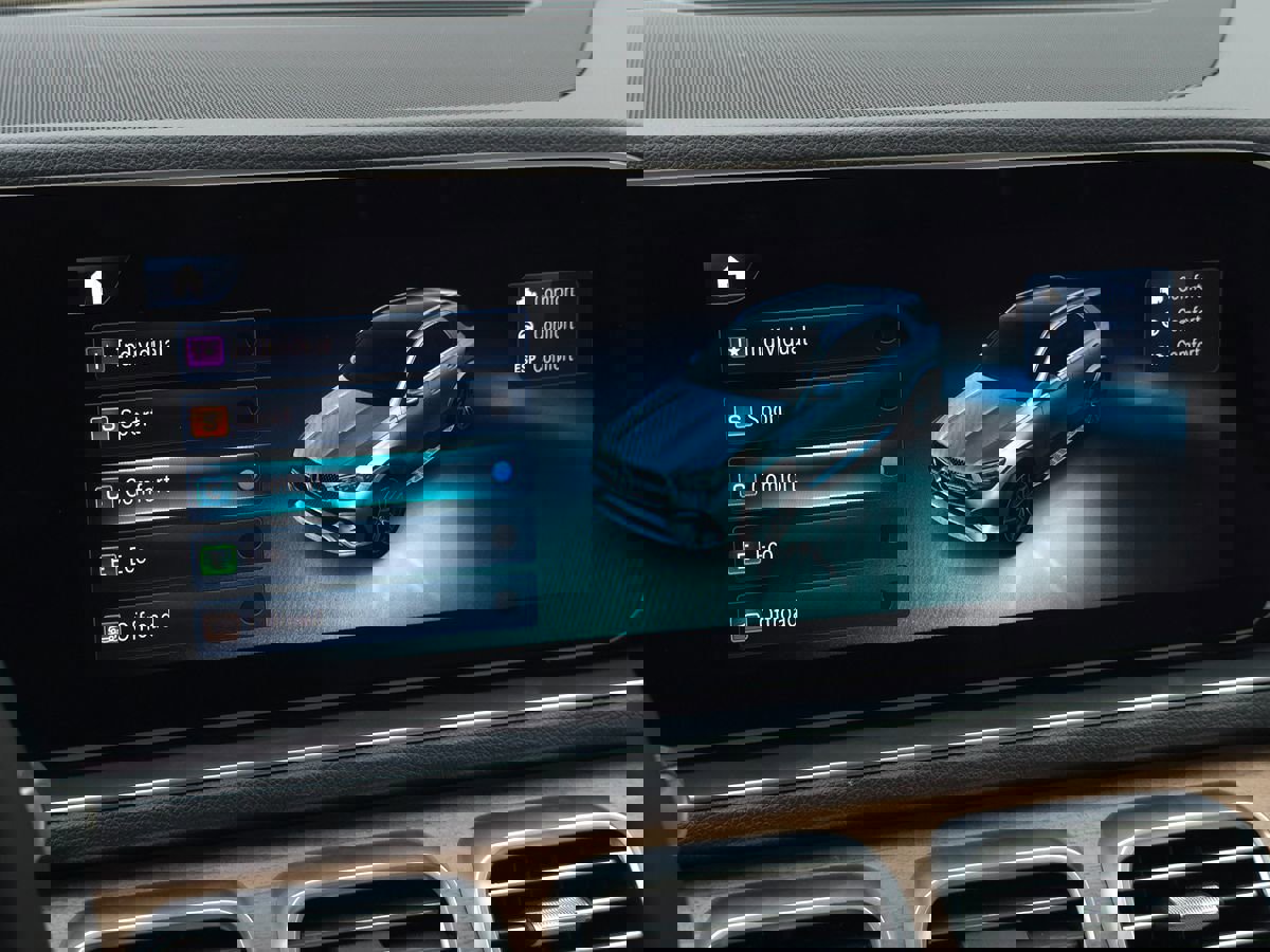 Used 2024 Mercedes-Benz GLE 350 4MATIC SUV image 59