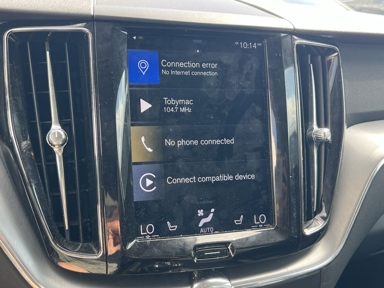 Used 2019 Volvo XC60 T5 Momentum w/ Premium Package AWD/4WD image 17