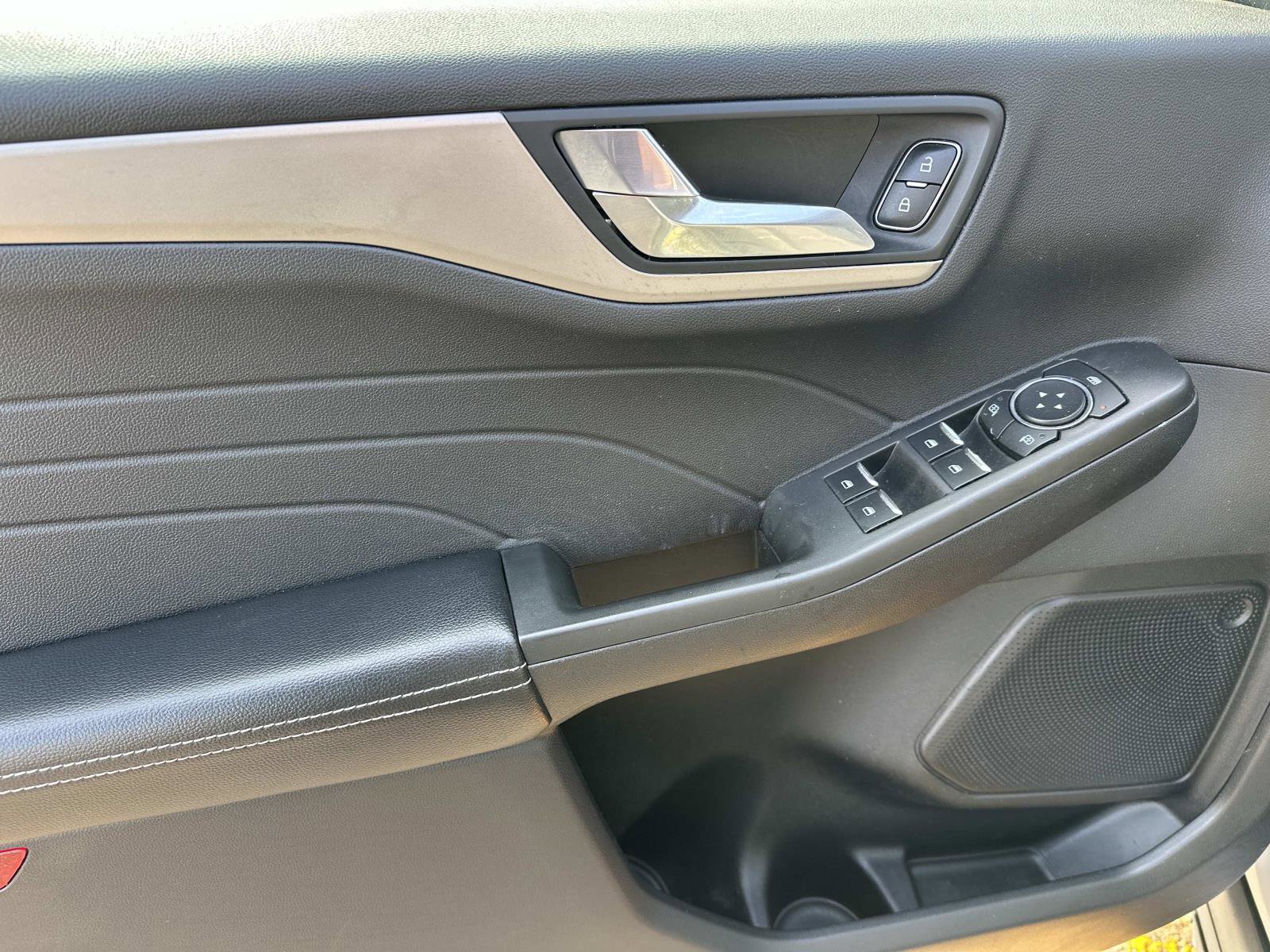 Used 2021 Ford Escape SE w/ Convenience Package image 14