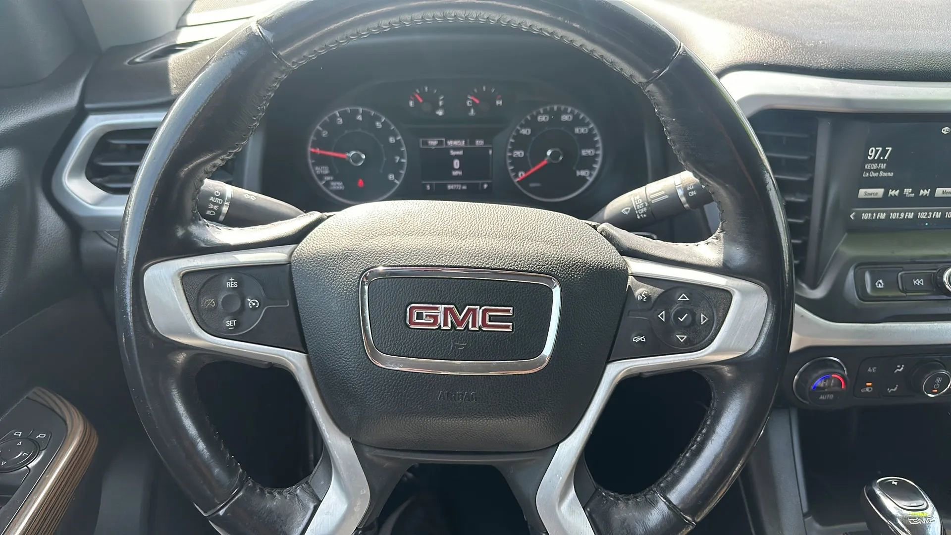 Used 2018 GMC Acadia SLE AWD/4WD image 14