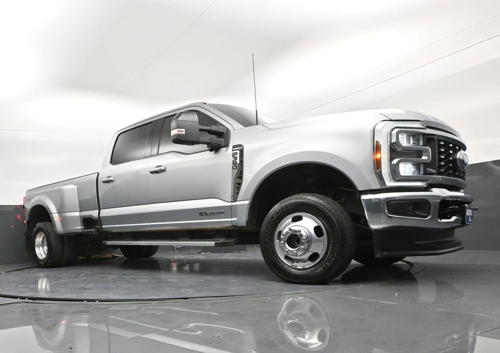 Used 2024 Ford F350 Lariat image 27