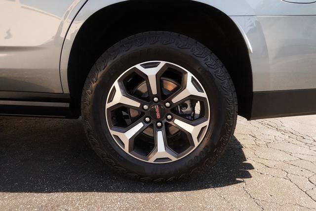Used 2025 GMC Yukon AT4 Ultimate w/ LPO, Floor Liner Package AWD/4WD image 37