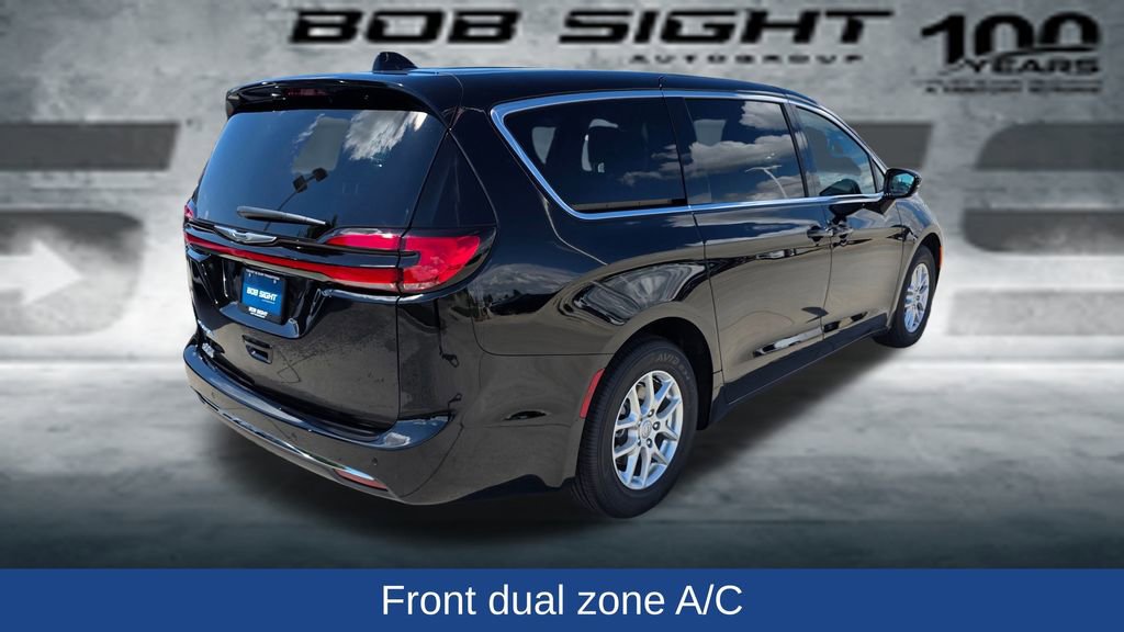 New 2025 Chrysler Pacifica Select image 6