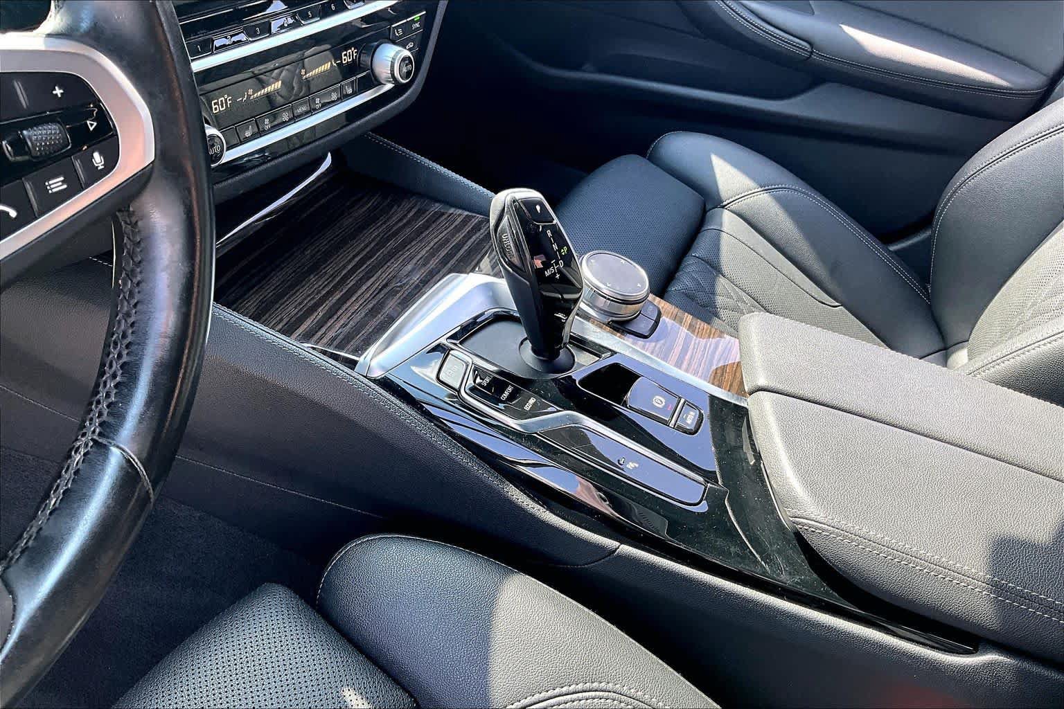 Used 2022 BMW 530i w/ M Sport Package RWD image 14
