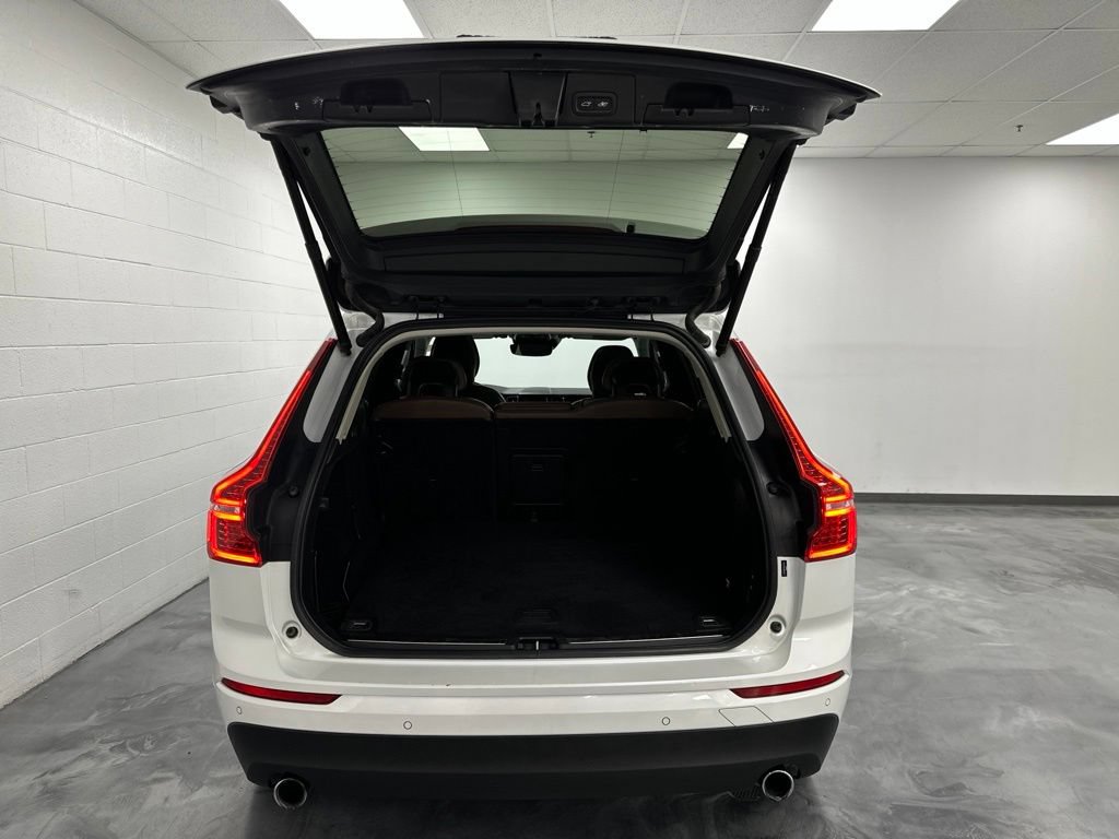 Used 2019 Volvo XC60 T6 Momentum w/ Multimedia Package AWD/4WD image 8