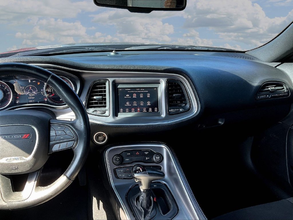 Used 2019 Dodge Challenger SXT RWD image 9