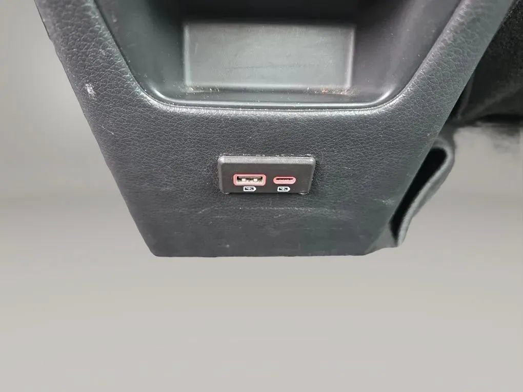 Used 2019 Nissan Sentra SV w/ Special Edition Package FWD image 42