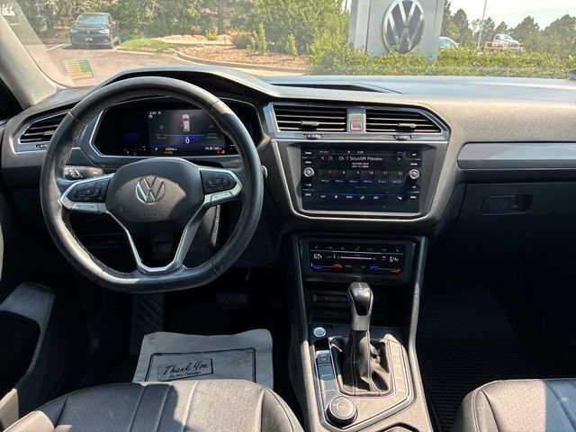Used 2023 Volkswagen Tiguan SE w/ Panoramic Sunroof Package AWD/4WD image 17