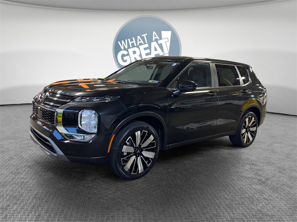 Used 2025 Mitsubishi Outlander SE image 8