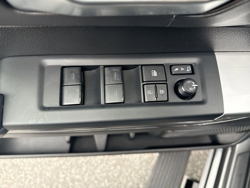 Used 2025 Toyota Sequoia Platinum image 21