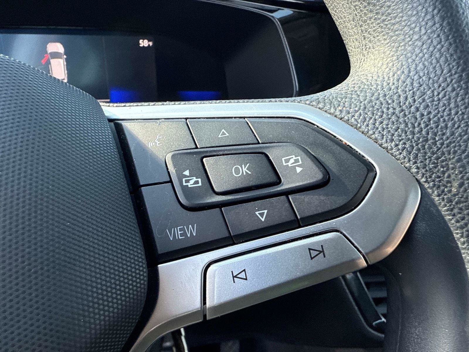 Certified 2022 Volkswagen Taos S image 27