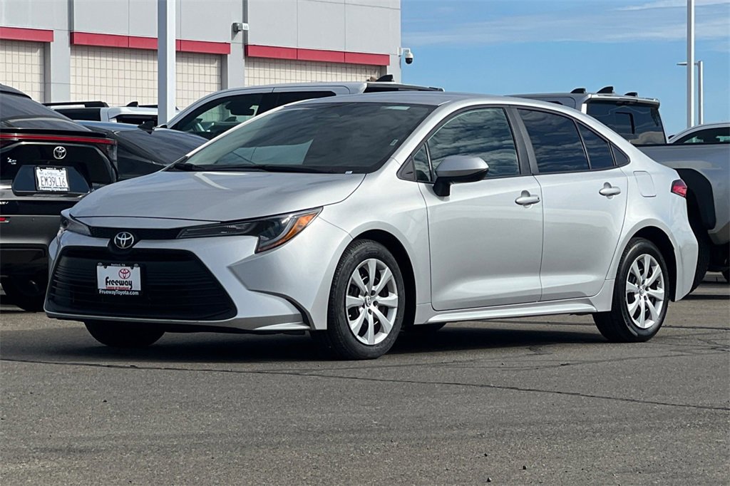 Certified 2025 Toyota Corolla LE image 10