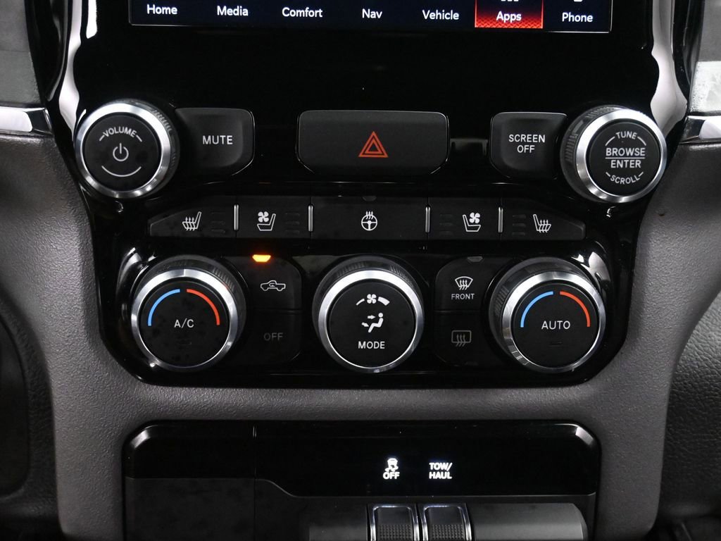 Used 2024 RAM 1500 Laramie RWD image 36