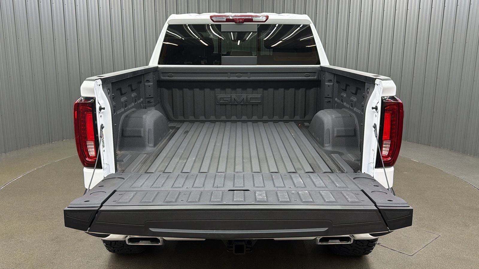 Used 2026 GMC Sierra 1500 AT4 w/ AT4 Premium Package AWD/4WD image 18