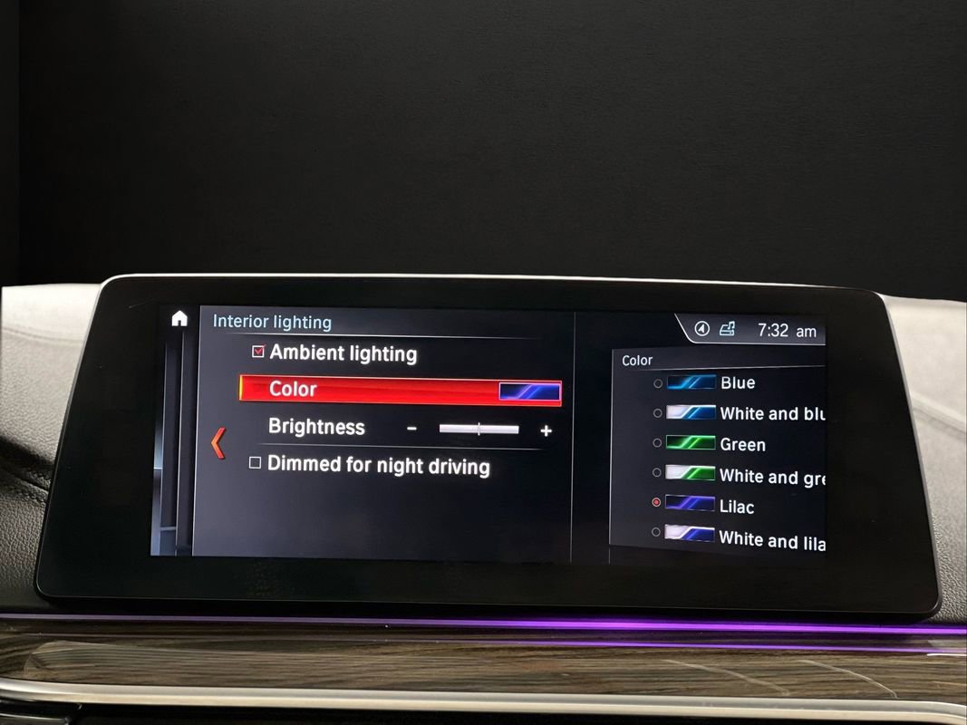 Used 2018 BMW M550i xDrive image 32
