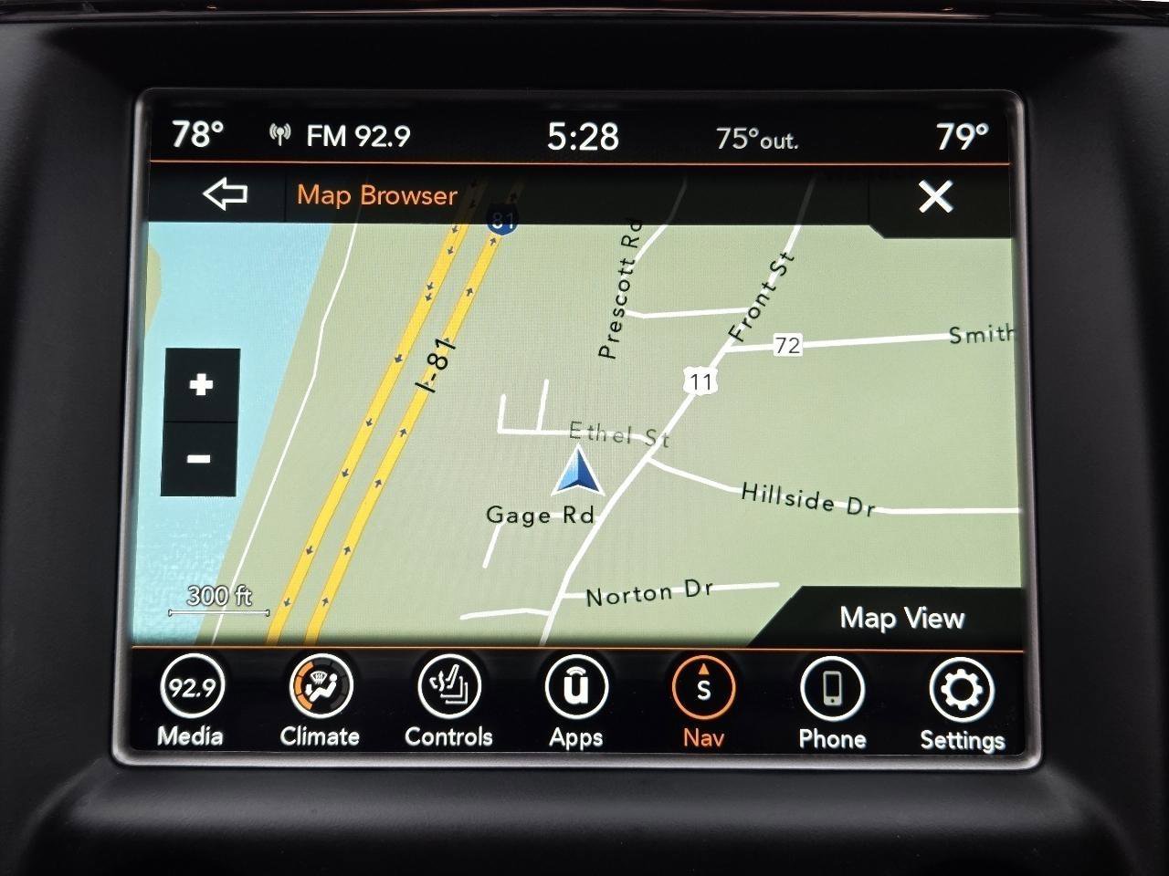 Used 2018 Jeep Grand Cherokee Limited AWD/4WD image 23