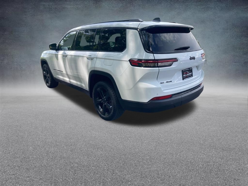 Used 2023 Jeep Grand Cherokee L Laredo w/ Luxury Tech Group I AWD/4WD image 3