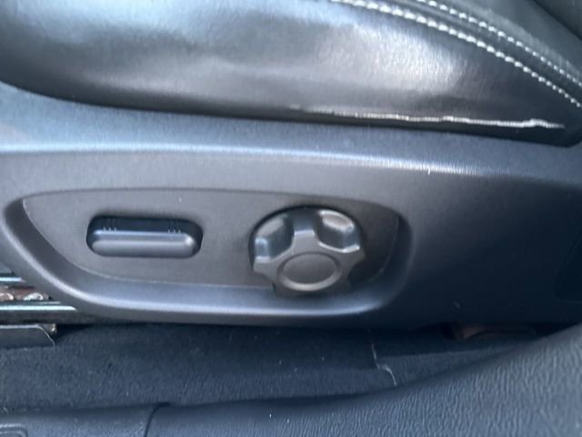 Used 2010 Ford Taurus SEL image 10