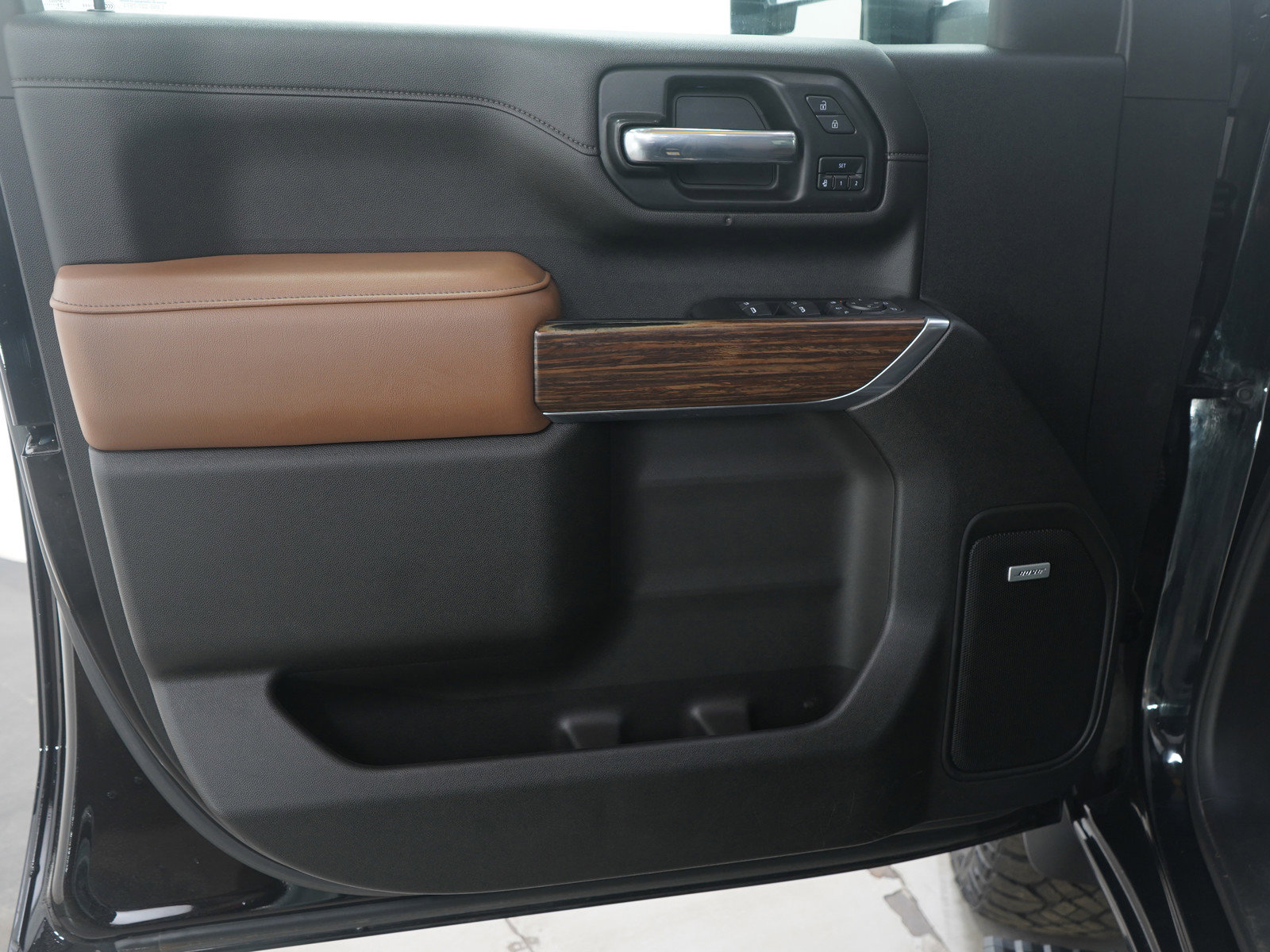 Used 2021 Chevrolet Silverado 2500 High Country w/ Safety Package II image 20