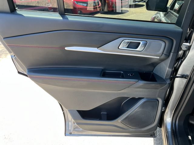 Used 2025 Ford Explorer ST-Line w/ Premium Package RWD image 8