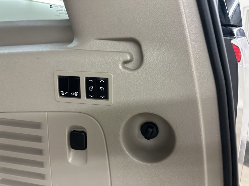 Used 2015 GMC Yukon XL Denali w/ Touring Package image 26