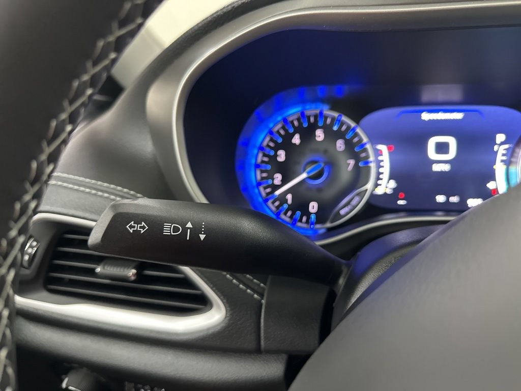 New 2027 Chrysler Pacifica Select FWD image 35