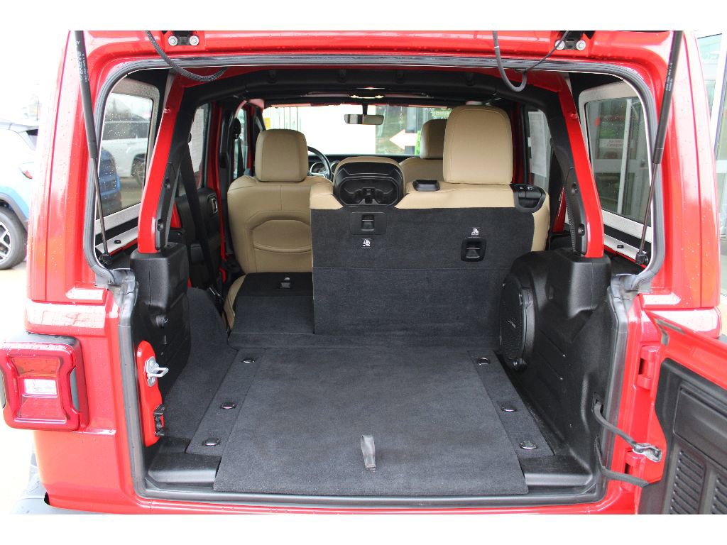 Used 2018 Jeep Wrangler Unlimited Sahara w/ Dual Top Group image 20