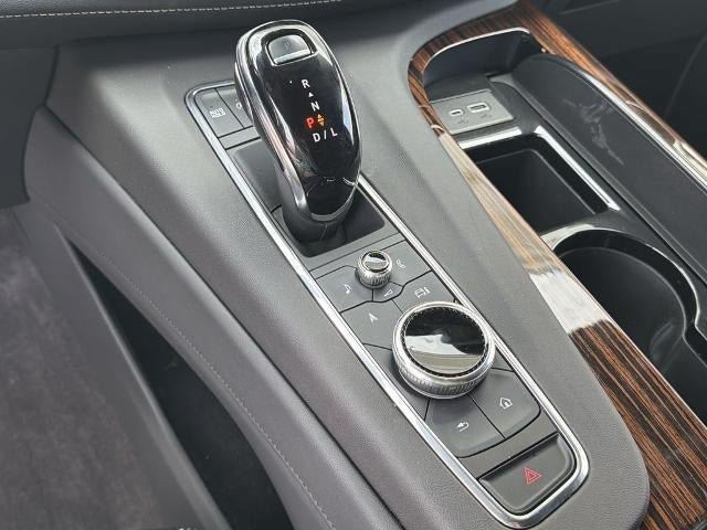 Certified 2023 Cadillac Escalade ESV Luxury w/ LPO, Illumination Package AWD/4WD image 34