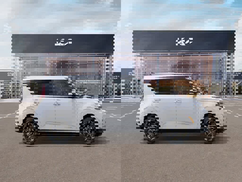 Certified 2025 Kia Soul EX image 7
