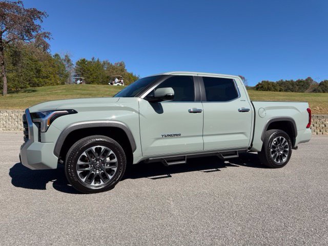 Used 2025 Toyota Tundra Limited AWD/4WD image 11