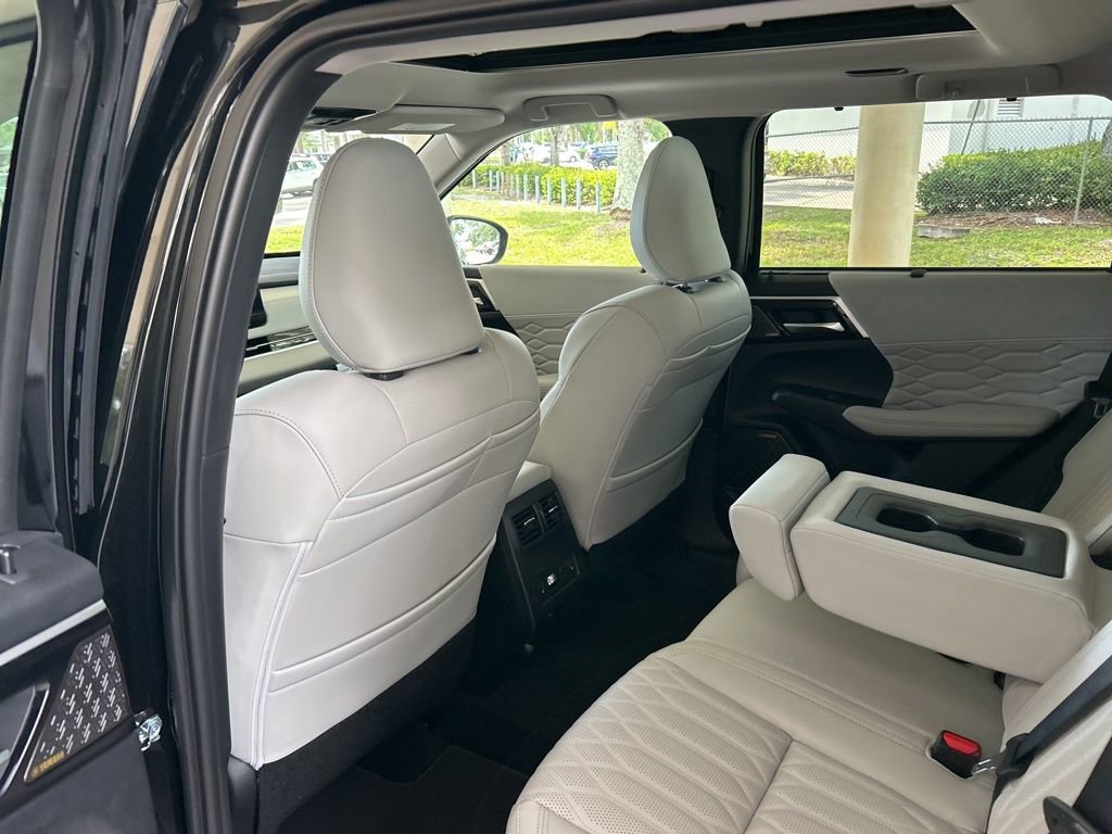 New 2025 Mitsubishi Outlander SEL image 36
