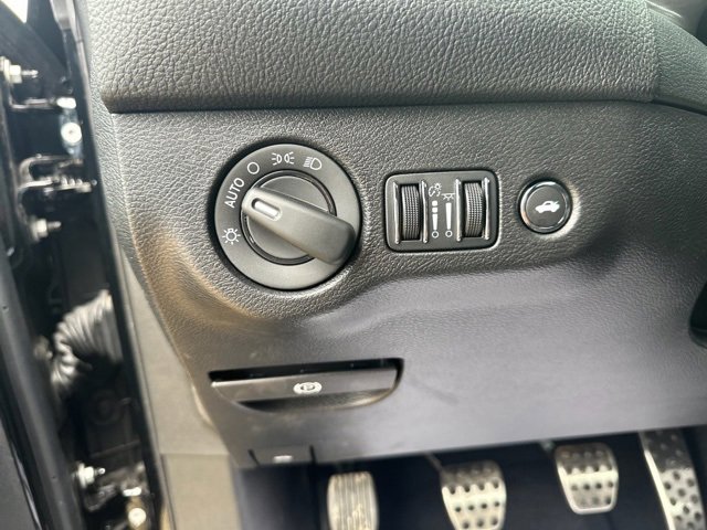 Used 2023 Dodge Challenger R/T w/ T/A Package image 15