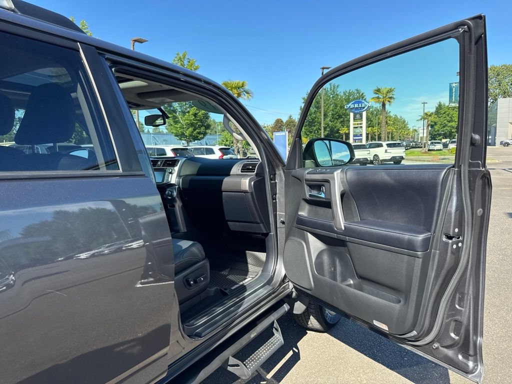 Used 2019 Toyota 4Runner SR5 Premium AWD/4WD image 19