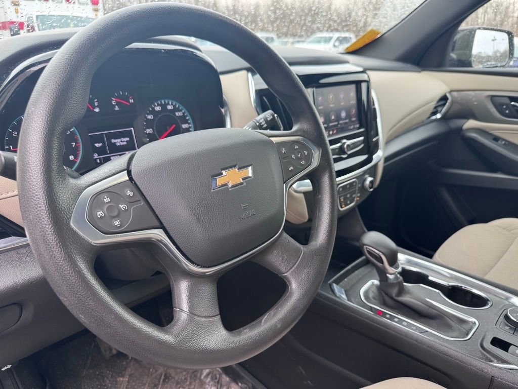 Used 2023 Chevrolet Traverse LS w/ Safety Package image 6