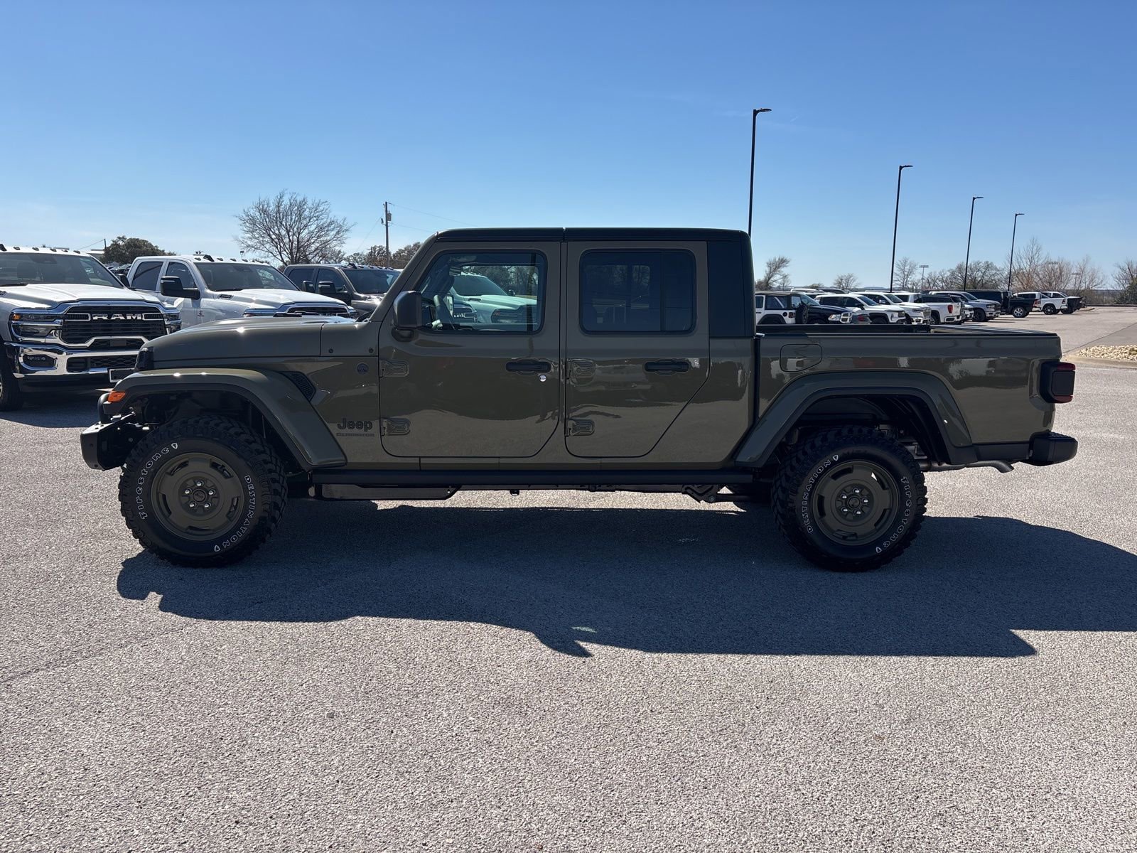 New 2026 Jeep Gladiator Willys AWD/4WD image 2