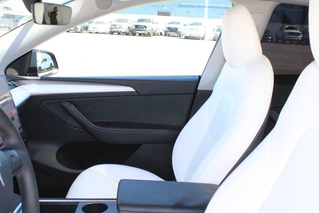 Used 2024 Tesla Model Y Long Range AWD/4WD image 22