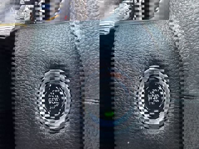 Used 2022 GMC Yukon XL Denali image 24