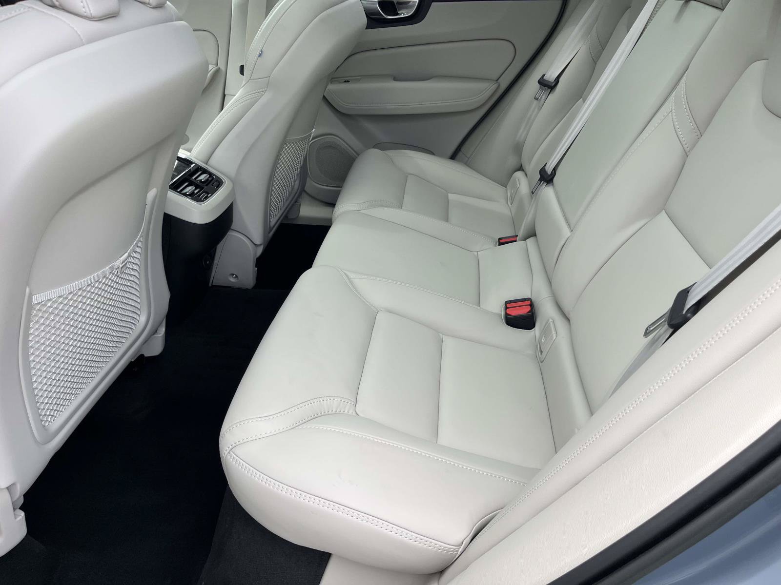 Certified 2023 Volvo XC60 B5 Ultimate w/ Climate Package AWD/4WD image 18