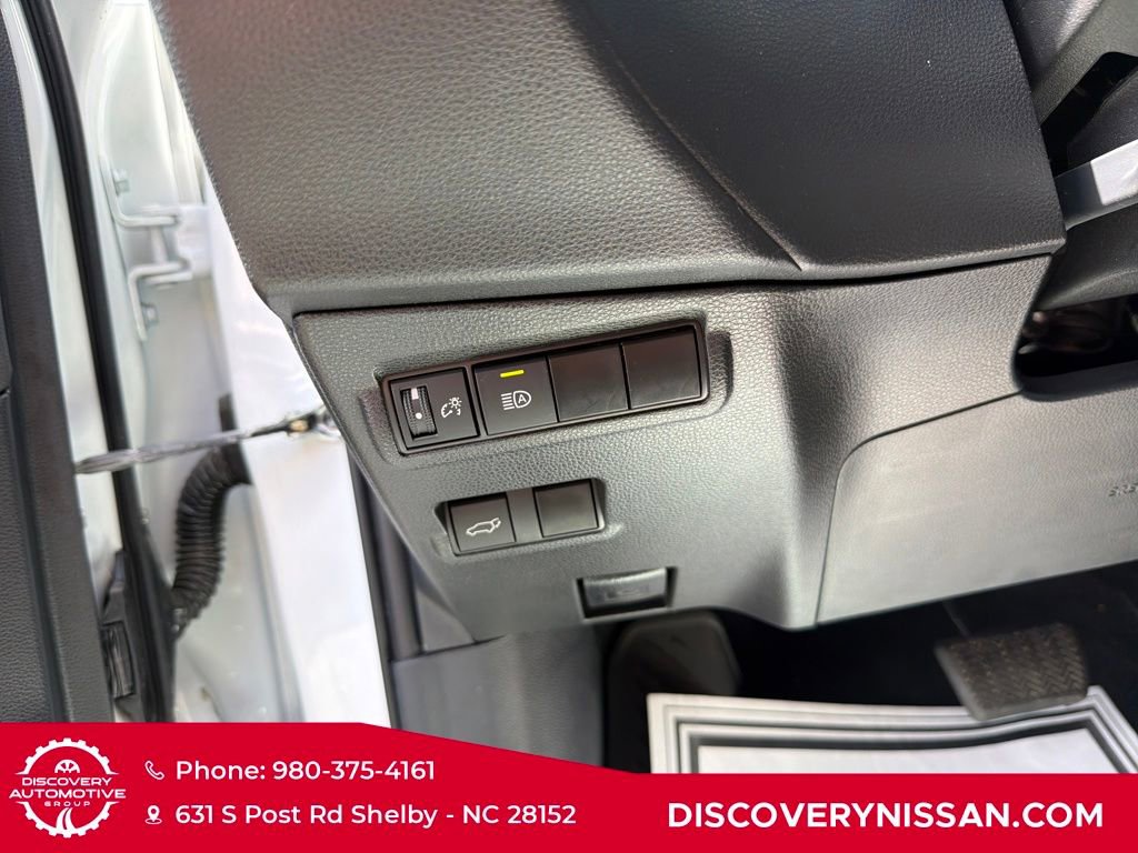 Used 2023 Toyota Corolla Cross XLE w/ Convenience Package image 14