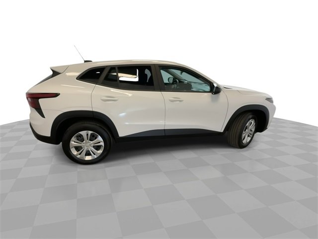 Certified 2025 Chevrolet Trax LS image 9