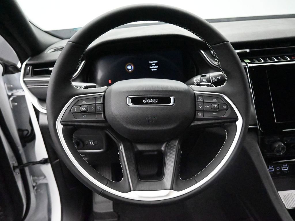 Used 2024 Jeep Grand Cherokee L Laredo w/ Luxury Tech Group I image 15