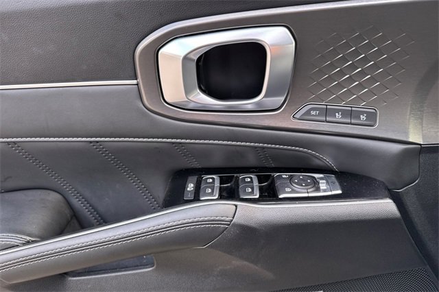 Used 2022 Kia Sorento SX image 11