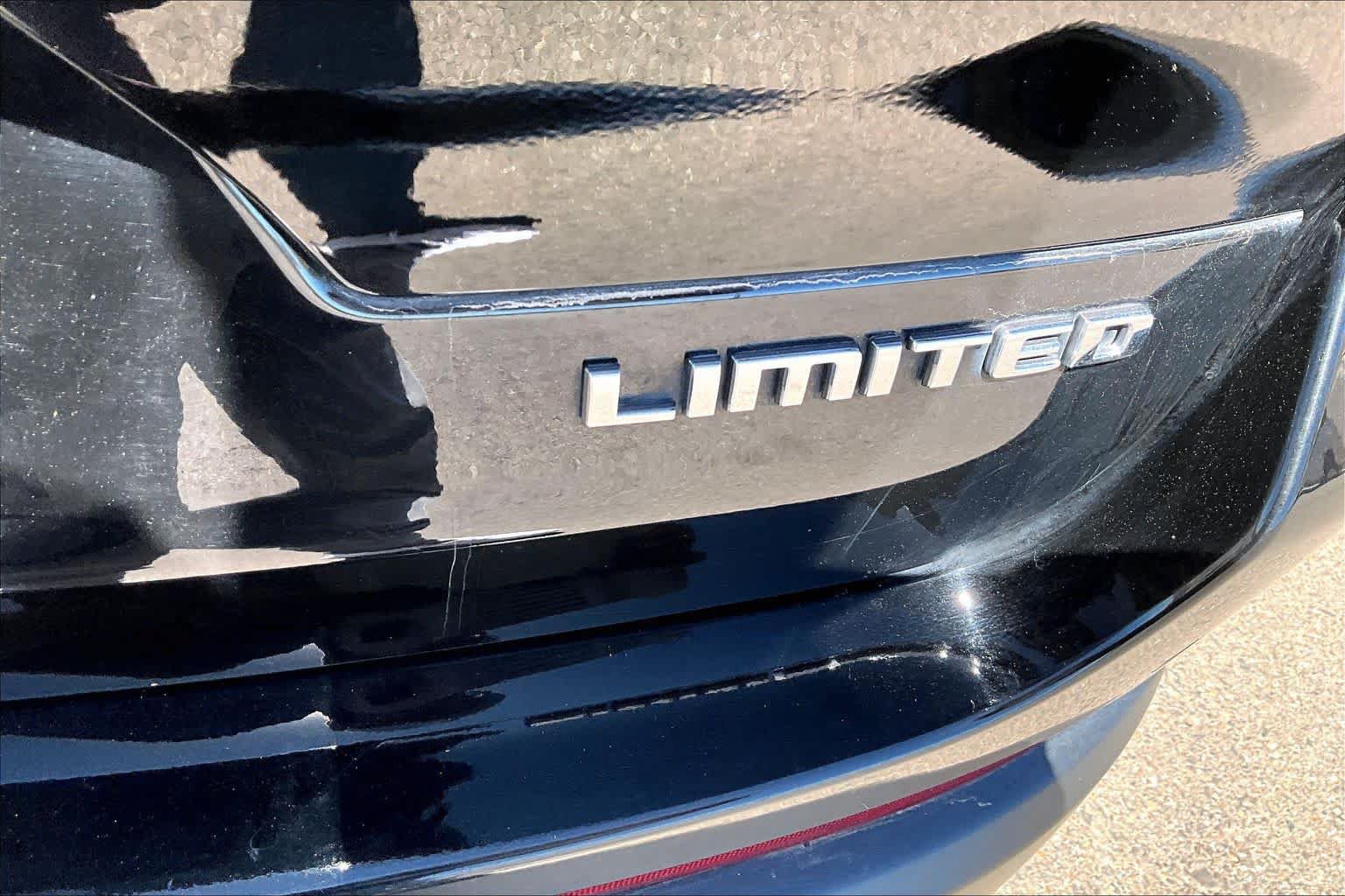 Used 2022 Jeep Grand Cherokee L Limited AWD/4WD image 10
