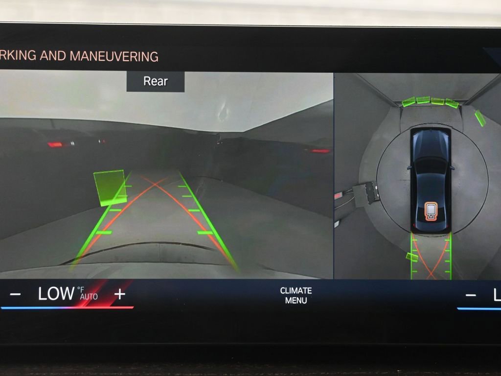 Used 2023 BMW 330i xDrive Sedan w/ Premium Package image 15