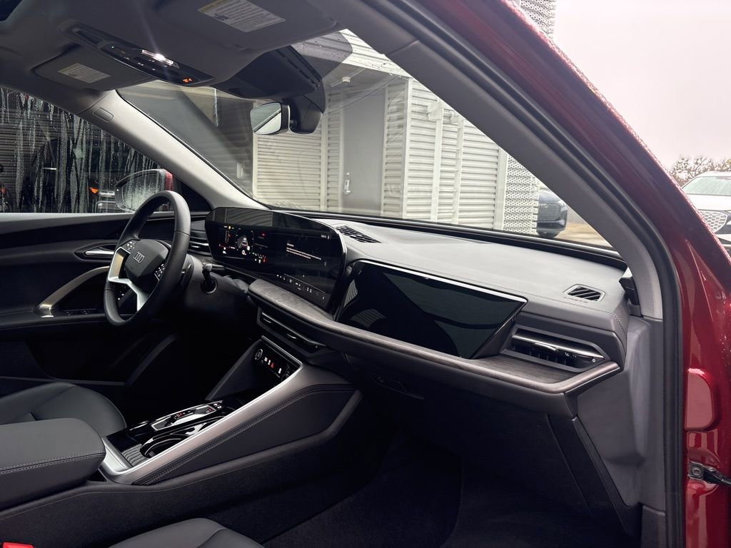 Certified 2025 Audi Q5 Premium w/ Convenience Package image 15