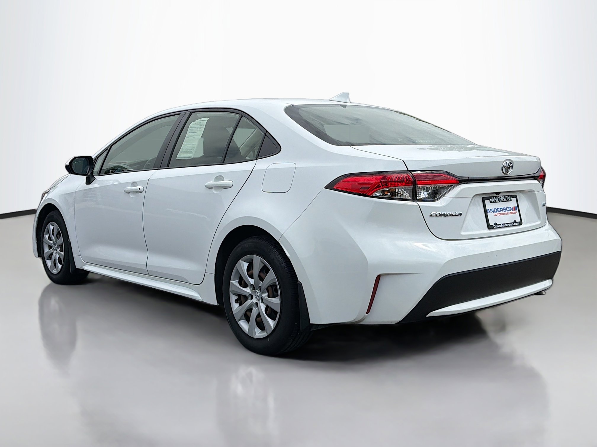 Used 2022 Toyota Corolla LE FWD image 12